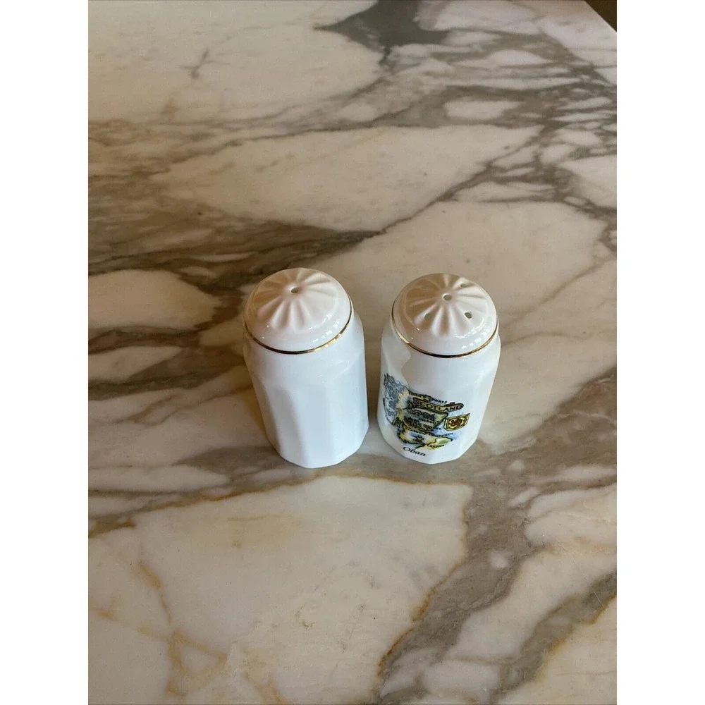Salt Pepper Shaker White Scotland Map Oban Bone China Gold Trim Set
